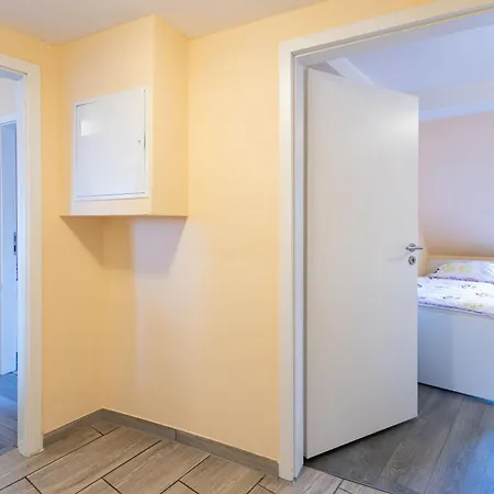 W4-8 Messe Monteurzimmer كولونيا