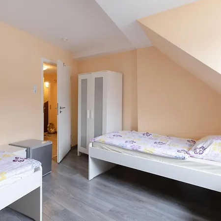 W4-8 Messe Monteurzimmer * كولونيا