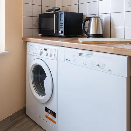 W4-8 Messe Monteurzimmer شقة *