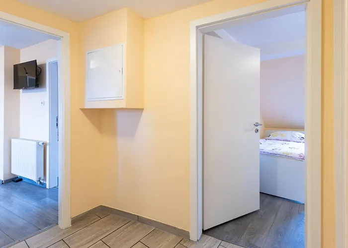 W4-8 Messe Monteurzimmer Köln