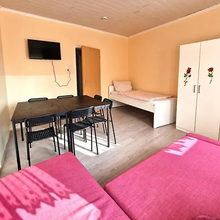 Apartment W4-8 Messe Monteurzimmer *